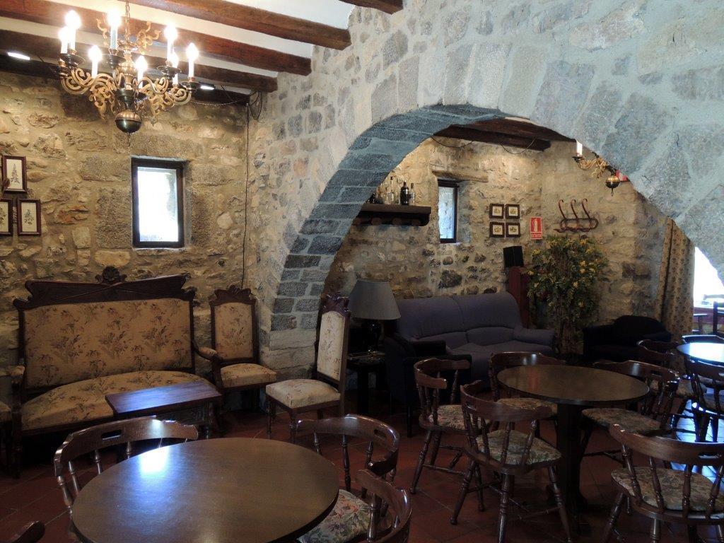 Hostal De La Rovira Oix المظهر الخارجي الصورة