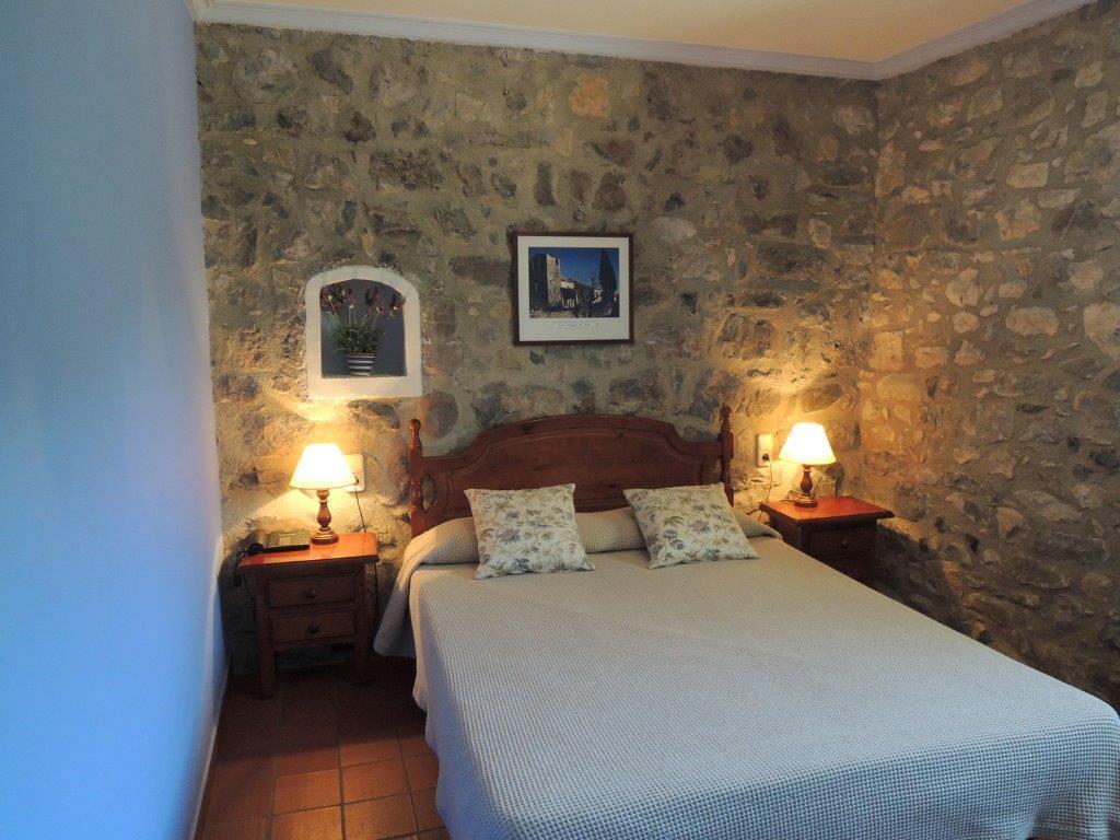 Hostal De La Rovira Oix المظهر الخارجي الصورة