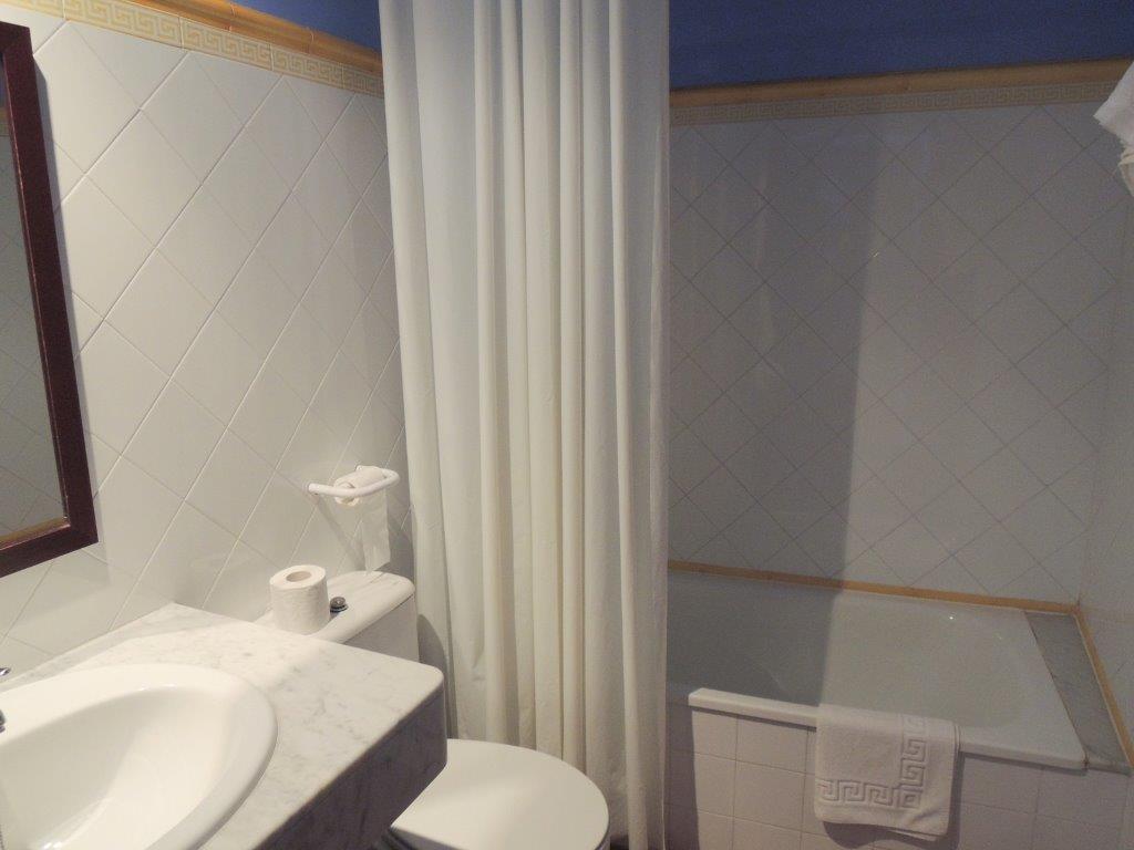 Hostal De La Rovira Oix المظهر الخارجي الصورة