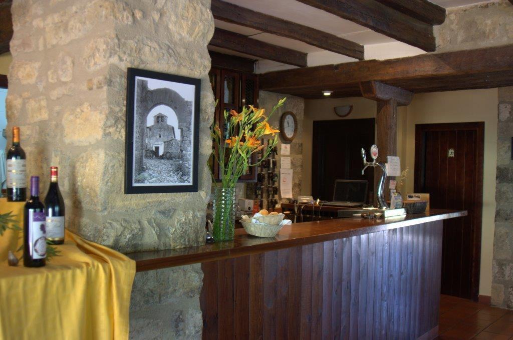 Hostal De La Rovira Oix المظهر الخارجي الصورة