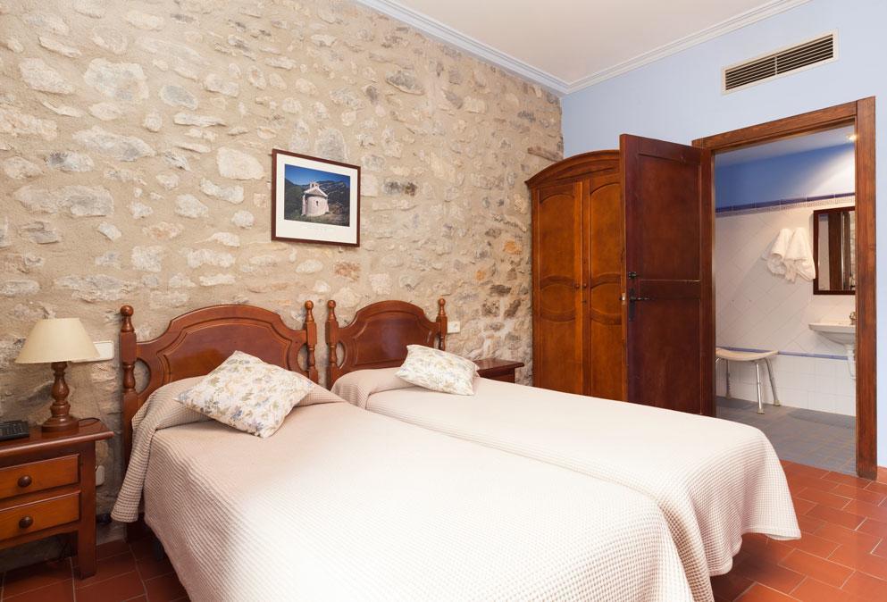 Hostal De La Rovira Oix المظهر الخارجي الصورة