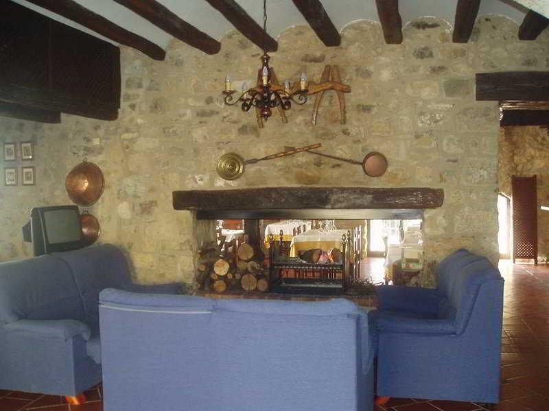 Hostal De La Rovira Oix المظهر الخارجي الصورة