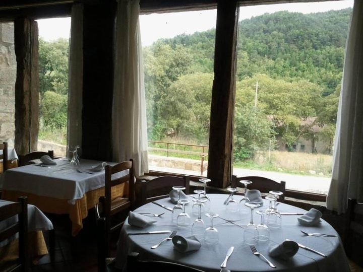 Hostal De La Rovira Oix المظهر الخارجي الصورة