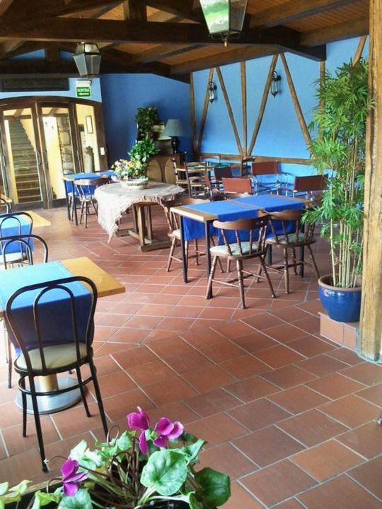 Hostal De La Rovira Oix المظهر الخارجي الصورة